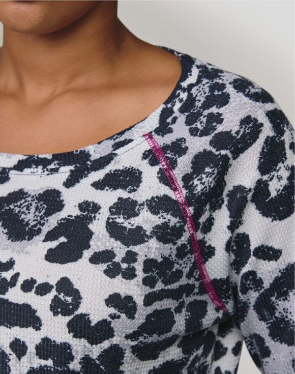 Contrast Stitch Animal Pullover